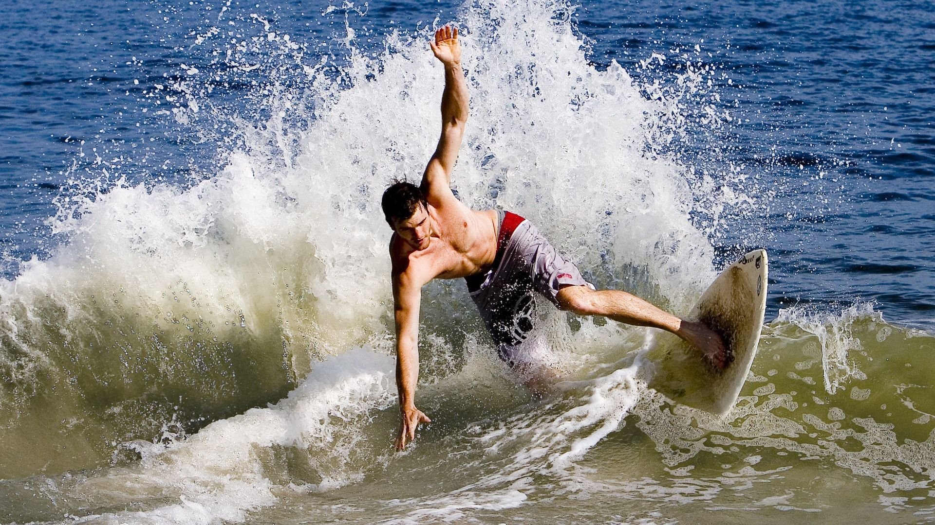 详细阅读:开云电竞平台注册-《电竞职业选手的成长秘籍:从菜鸟到大神的蜕变》,电竞职业选手生活日常 开云电竞平台注册-《电竞职业选手的成长秘籍:从菜鸟到大神的蜕变》,电竞职业选手生活日常